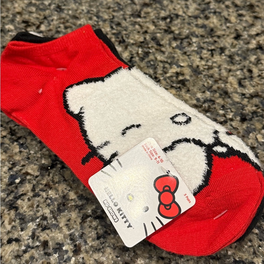 HELLO KITTY WOMENS No-Show SOCKS 6 Pairs Red, White, Black, Gray. Bows